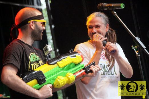 Ganjaman (D) 19. Reggae Jam Festival - Bersenbrueck 03. August 2013 (14) Goldi der Erfrischer.JPG